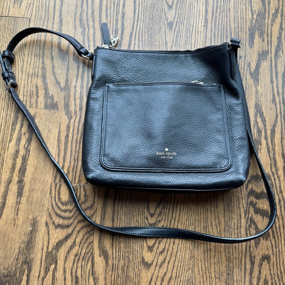 Kate Spade Leila top zip crossbody bag Pebble Leather Black